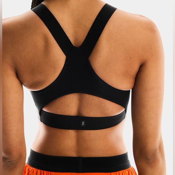 On Running Women’s Performance Flex Bra Print in Cinder/Black - Picture 2 of 10